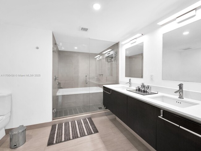 Building Photo - 6620 Indian Creek Dr
