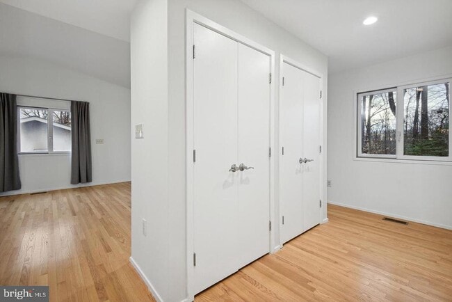 Building Photo - 7700 Hamilton Spring Rd