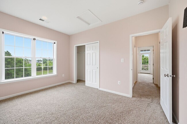Building Photo - 24267 Purple Finch Dr