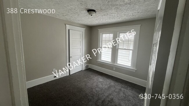 Building Photo - 388 Crestwood-