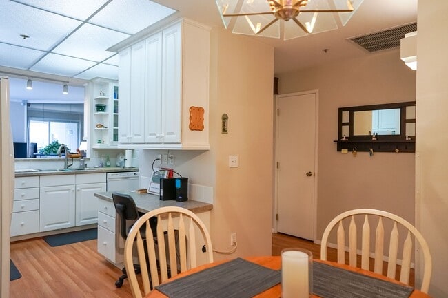 Building Photo - Coeur d'Alene North Condo - Furnished 2 be...