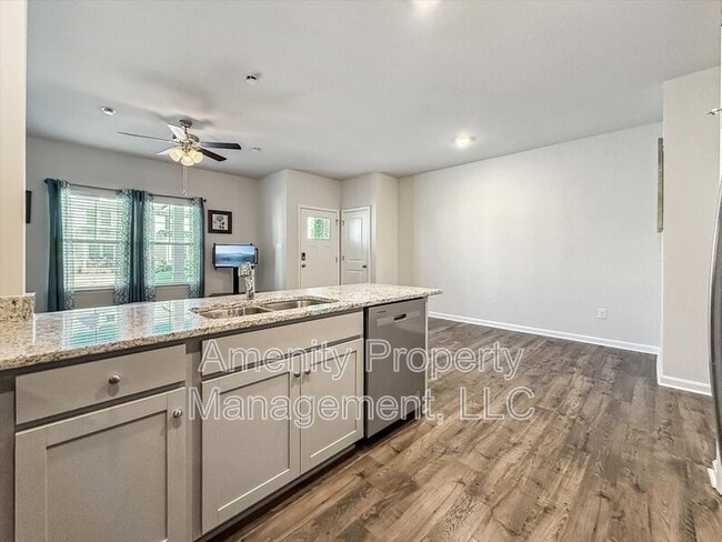 Building Photo - 1529 Stanford Ln