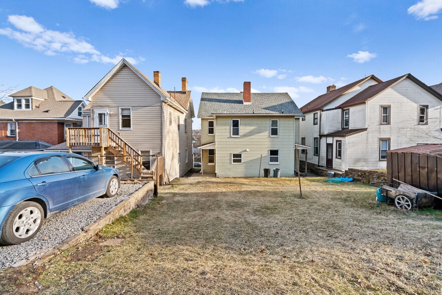 Building Photo - 306 7th Ave