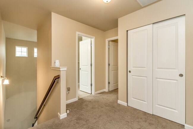 Building Photo - Beautiful Home in Highly Sought After Yelm...