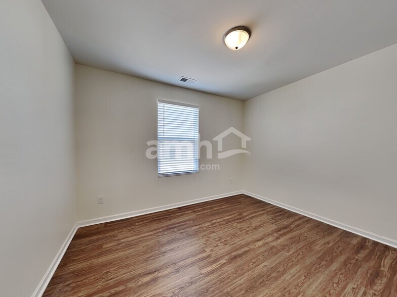 Building Photo - 129 Orion Way