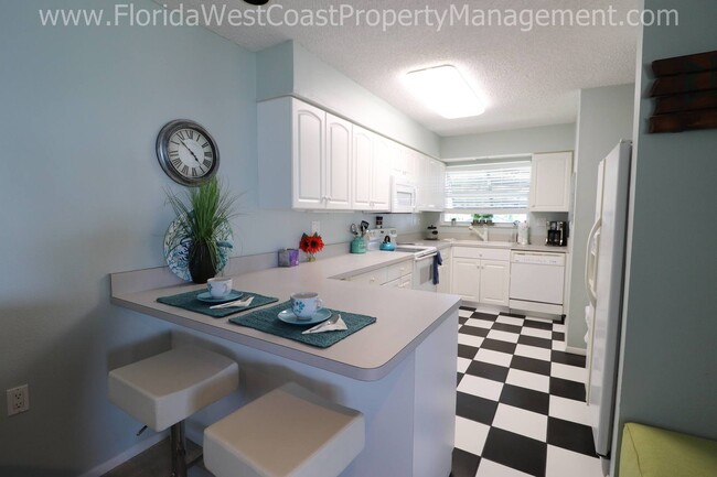 Building Photo - SIESTA KEY! DIRECT WATER VIEWS! ANNUAL LEA...