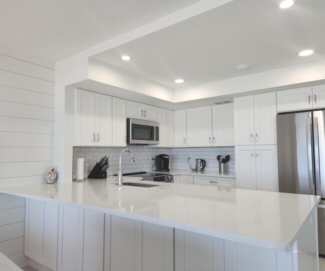 Building Photo - 6701 Gulf of Mexico Dr