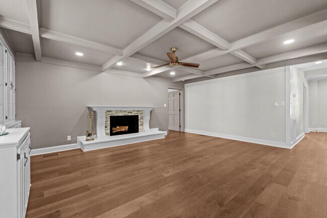 Building Photo - 5704 Woodside Ave