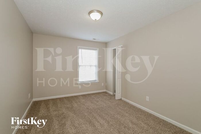 Building Photo - 919 Littleton Dr