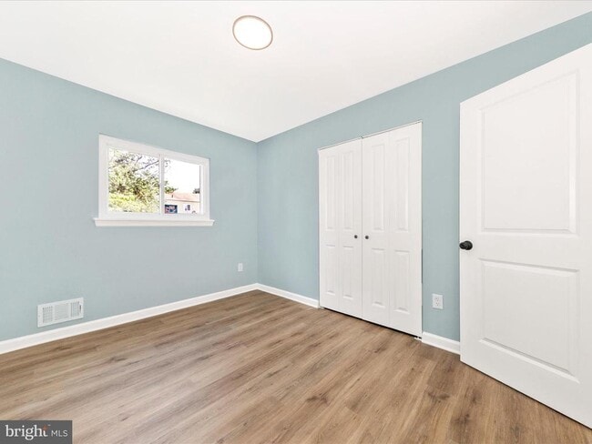 Building Photo - 1305 Peachtree Ct