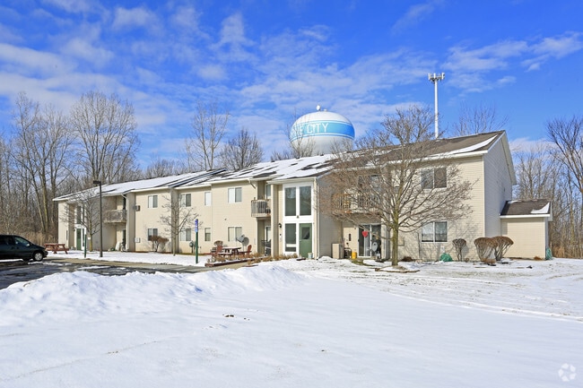 Primary Photo - Mariner Cove Family Apartments
