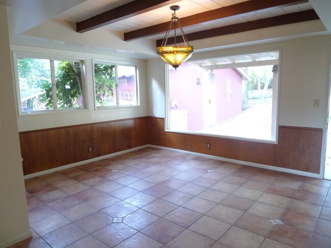Building Photo - 2290 Canonita Dr