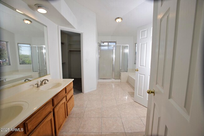 Building Photo - 7874 W Beryl Ave