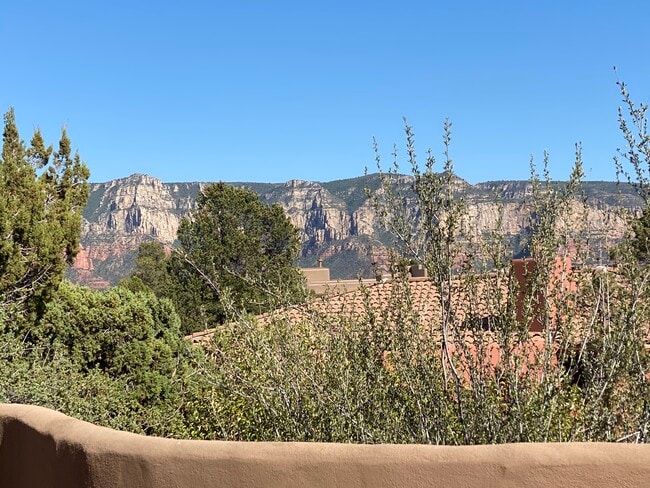 Building Photo - 115 Cll Irena