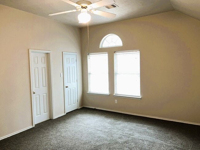 Building Photo - 34511 Park Green Dr