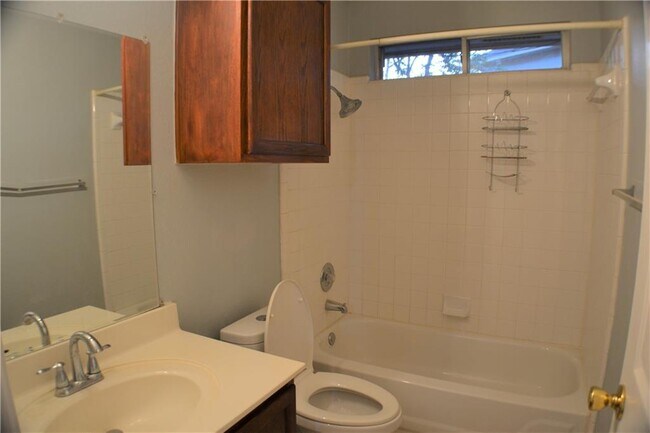 Building Photo - 16702 Shipshaw River Cove