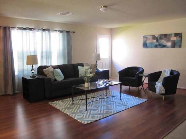 Primary Photo - 3006 Thicket Path Way