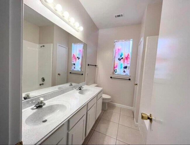 Building Photo - 3527 Swordfern Pl