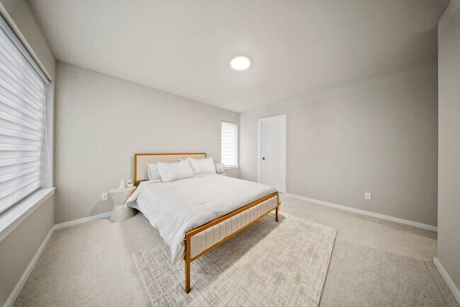 Building Photo - 4927 Amherst Way SW