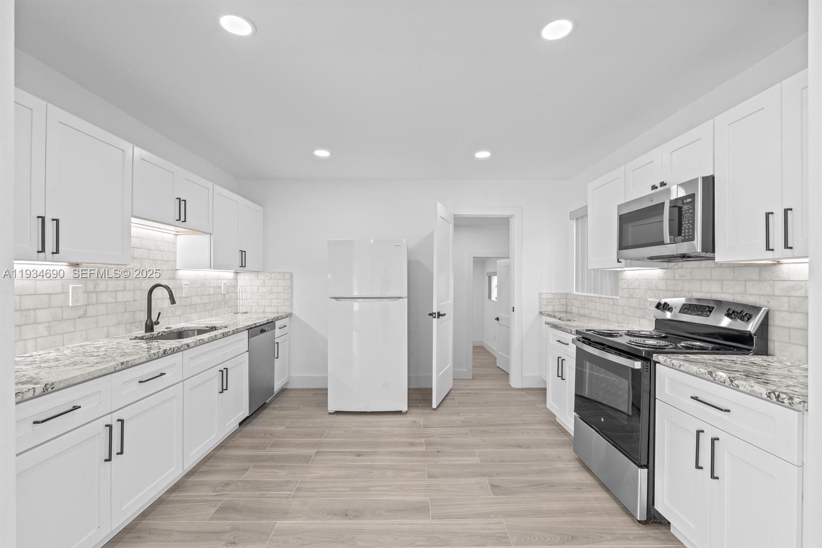 Building Photo - 326 191st St