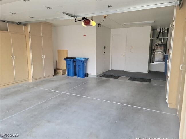 Building Photo - 2636 Highvale Dr