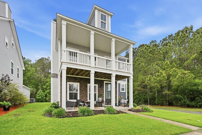 Building Photo - Like New Home For Lease in Rice Creek!