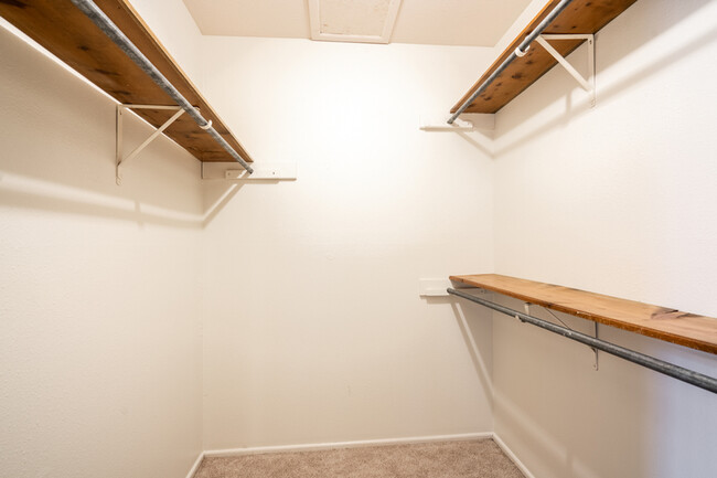 Building Photo - 4721 W Dengar Ave