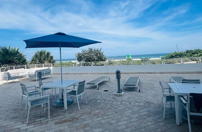 Building Photo - 345 Ocean Dr