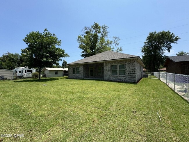 Building Photo - 4573 Cedar St