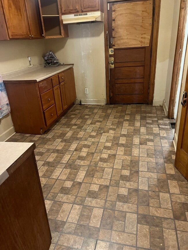 Building Photo - 8010 S Evans Ave