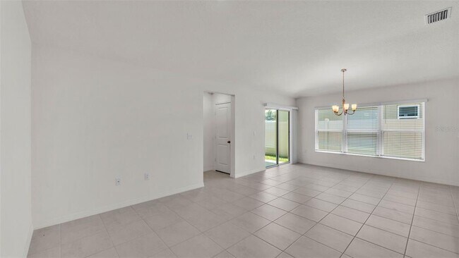 Building Photo - 727 Chestnut Ln