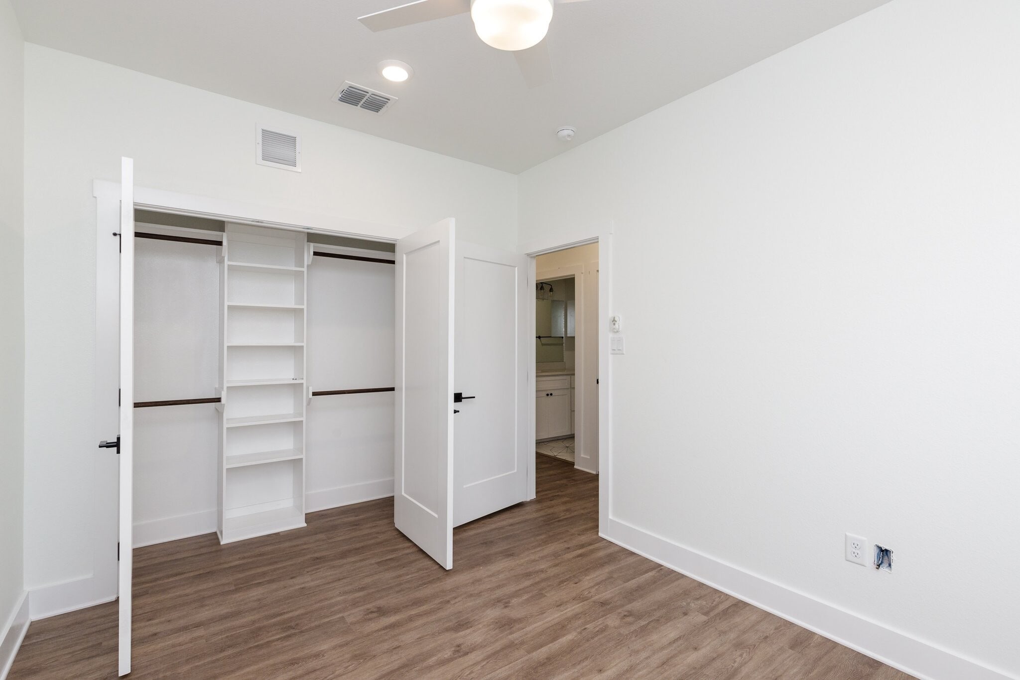 Building Photo - 15302 E Chesapeake