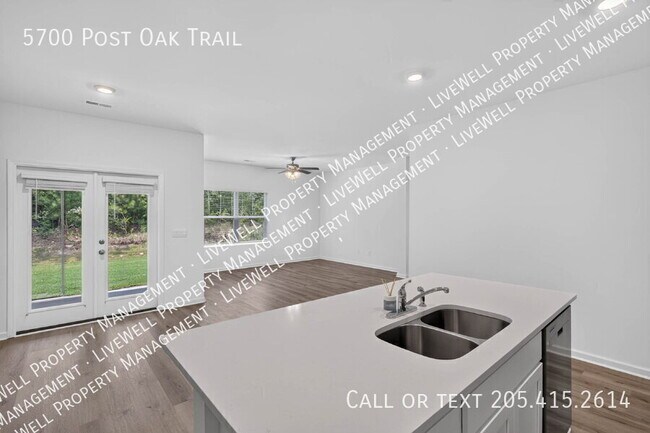 Building Photo - 5700 Post Oak Trl