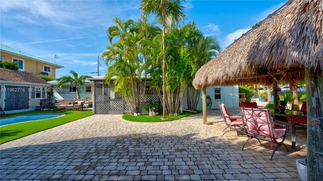 Building Photo - 150 Azalea St