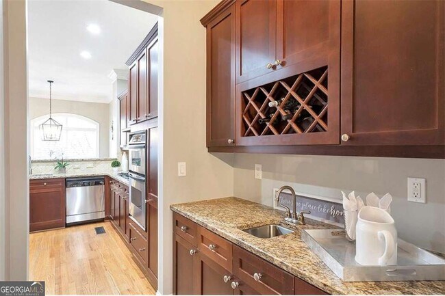 Building Photo - 5408 Glenridge Cove NE