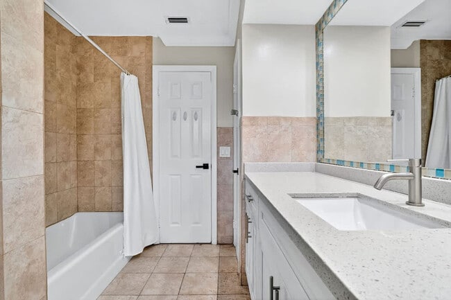 Building Photo - 2423 NE 202nd St