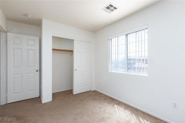 Building Photo - 3636 E Carisbrook Dr