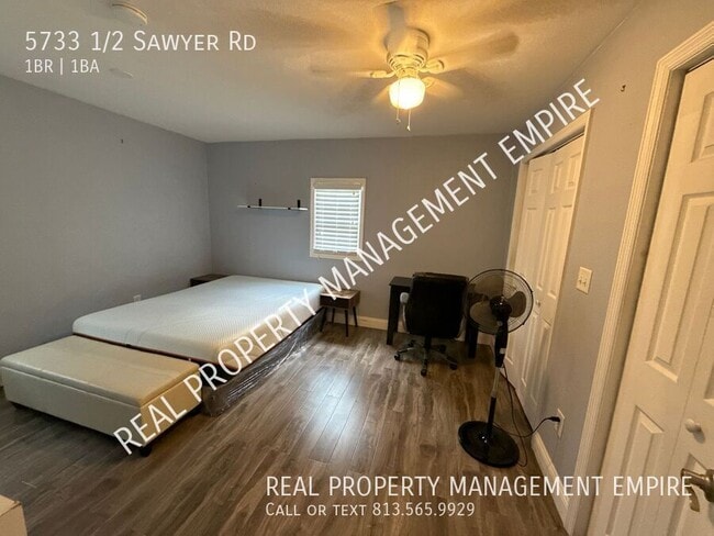 Building Photo - 5733 1/2 Sawyer Rd-