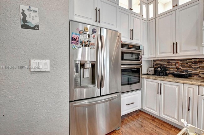 Building Photo - 501 SW 146th Terrace