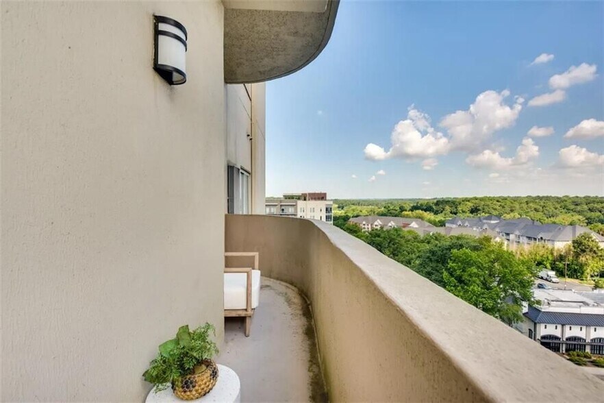 Building Photo - 2161 Peachtree Rd