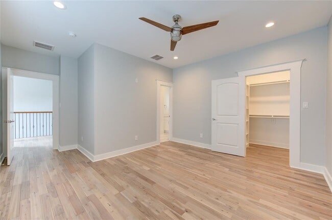 Building Photo - 1418 Studewood St