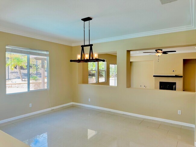 Building Photo - 5 bedroom Pool Home for rent in Murrieta