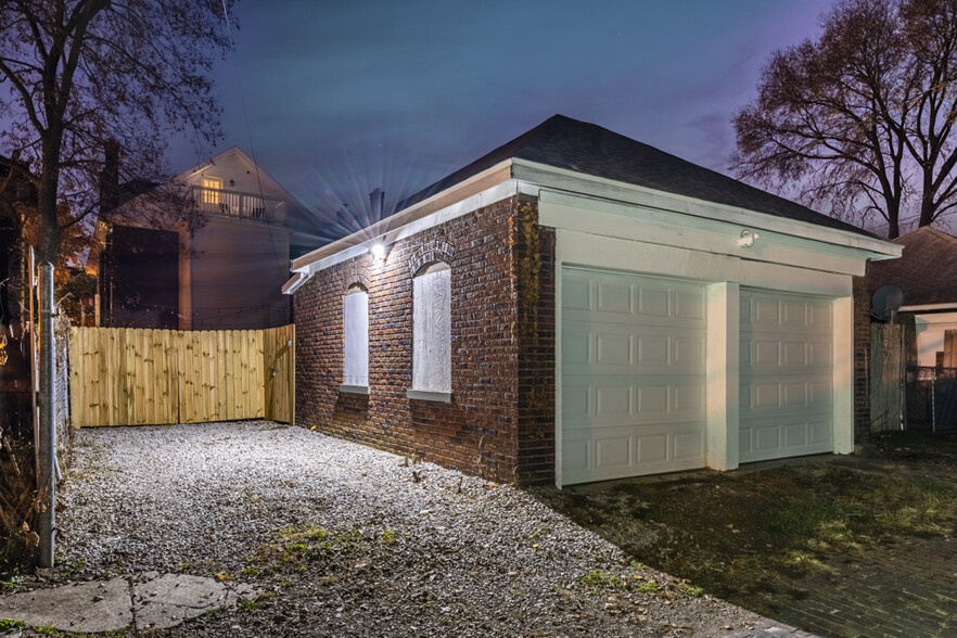 Building Photo - 1744 Bryden Rd