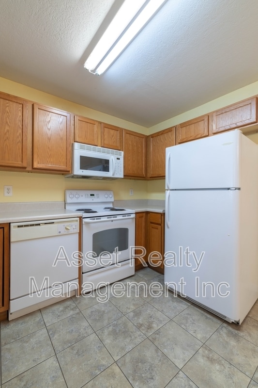 Building Photo - 1667 Maple View Way