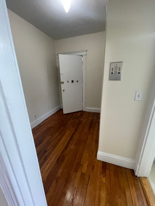 Building Photo - FREE MONTH PACKARDS CORNER, Best location in Allston, T stop and Grocery In front, Easy choice an...