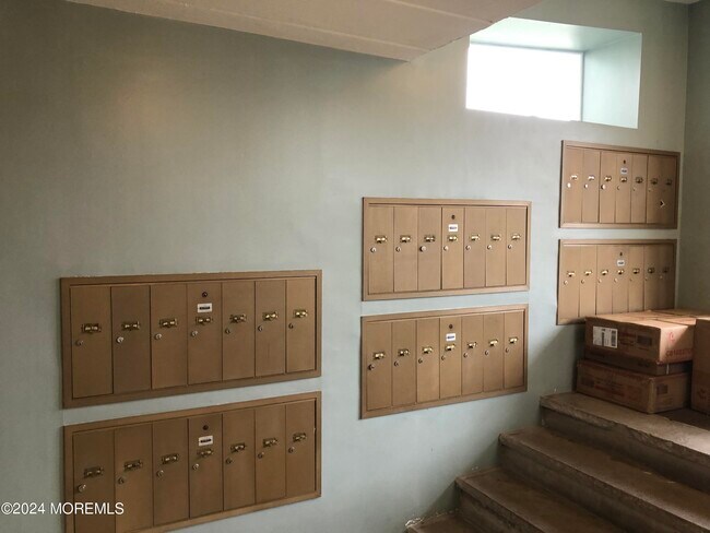 Building Photo - 200 Ocean Park Ave