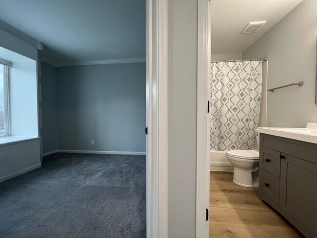 Building Photo - 22306 W Niagara Ct