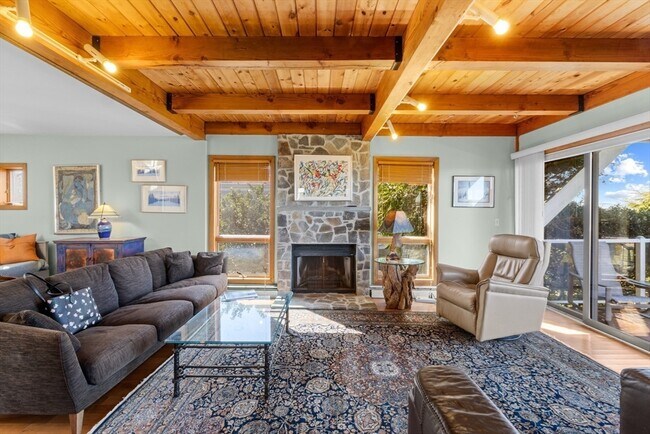 Building Photo - 2 Windward Way