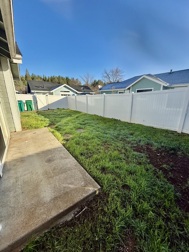 Building Photo - 179 Highlands Ct