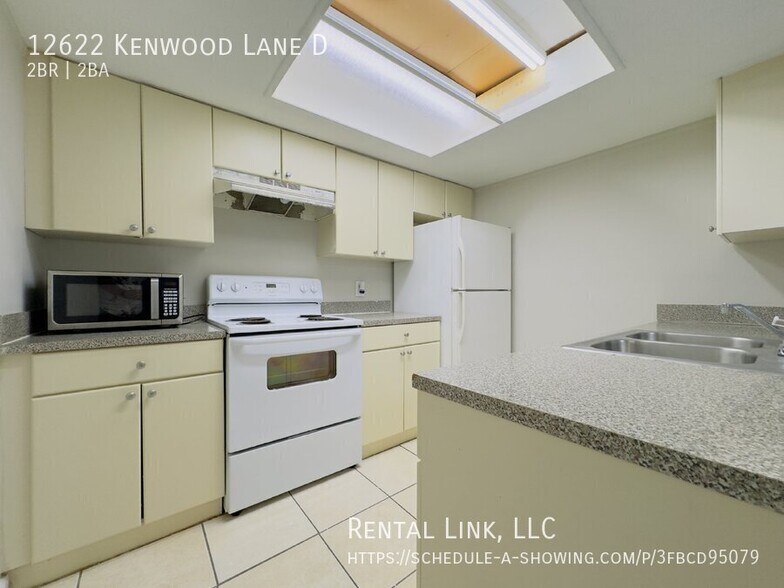 Building Photo - 12622 Kenwood Ln